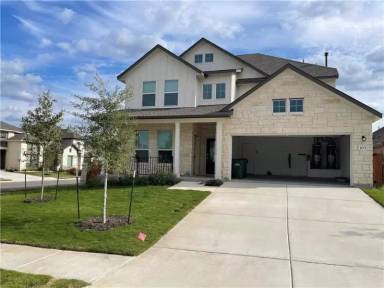 Main picture of 103 Fortuna Ct