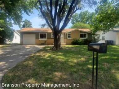 Main picture of 4402 W 10th St N