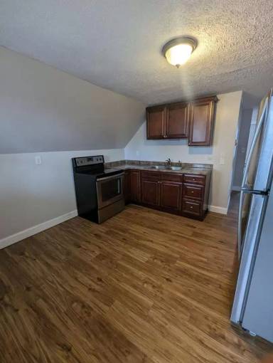 Main picture of 184 Cedar St