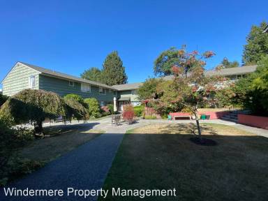 Main picture of 901 N Forest St