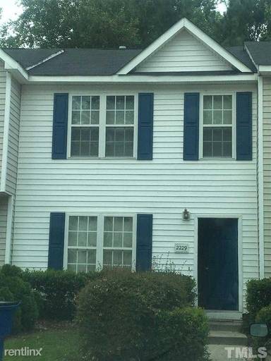 Main picture of 2227 Violet Bluff Ct