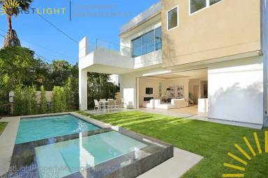 Main picture of 617 N Gardner St