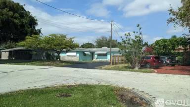 Main picture of 1961 NW 32nd St