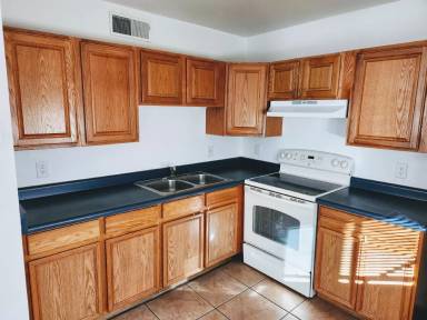 Main picture of 709 E Hazel Dr
