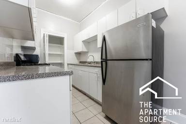 Main picture of 451 W Melrose St