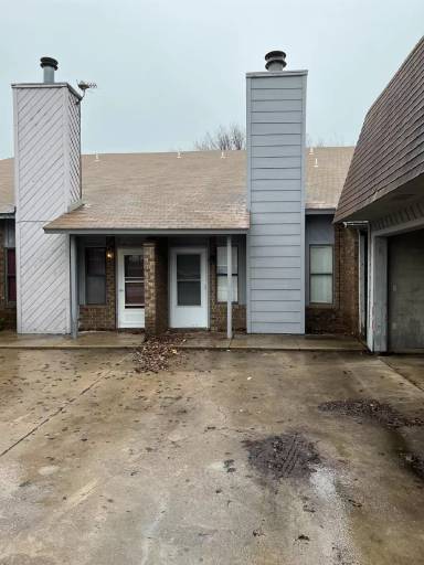 Main picture of 2905 NE Tortoise Dr
