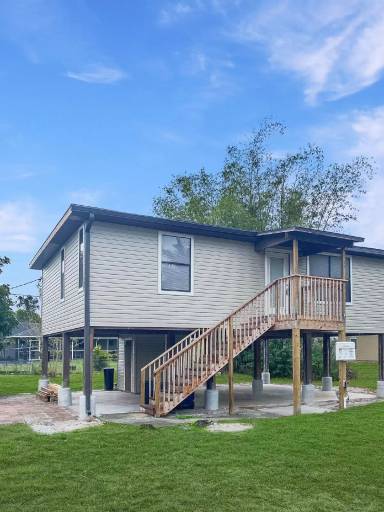 Main picture of 8350 Wren Rd