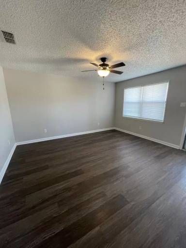 Main picture of 4638 Erskine St