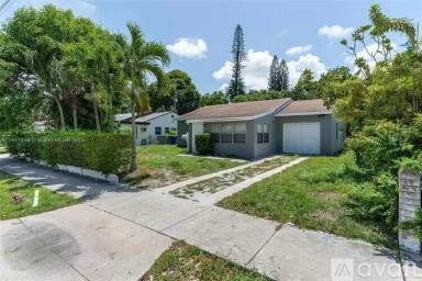 Main picture of 326 N 24th Ave