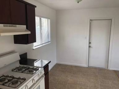 Main picture of 744 N Hall St