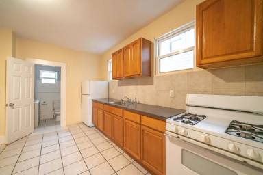 Main picture of 55 Pine St