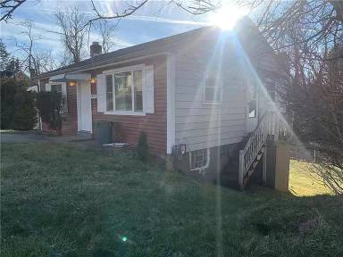 Main picture of 2639 Main St