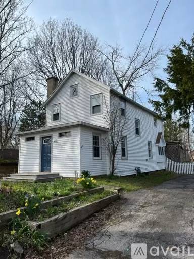 Main picture of 301 Lynn Dr
