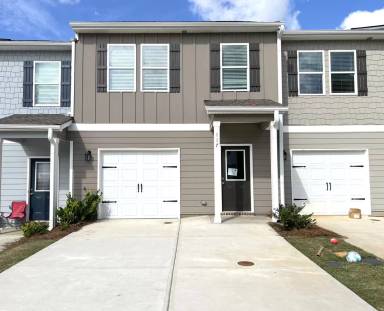 Main picture of 117 Village Green Dr NW