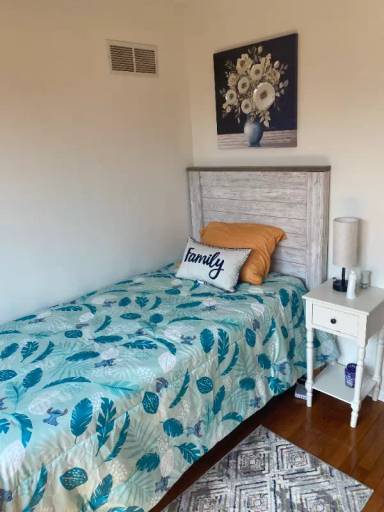 Main picture of 48 Augustine Pl