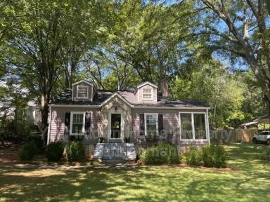 Main picture of 912 Sycamore Dr