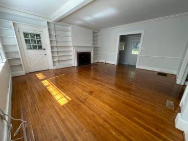 Main picture of 300 Chase Ave