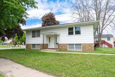 Main picture of 1725 40th St NW