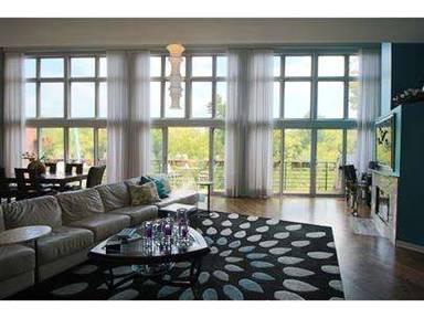 Main picture of 2208 W Diversey Ave