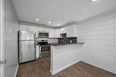 Main picture of 3211 W De Leon St