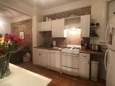 Main picture of 925 Willow Ave