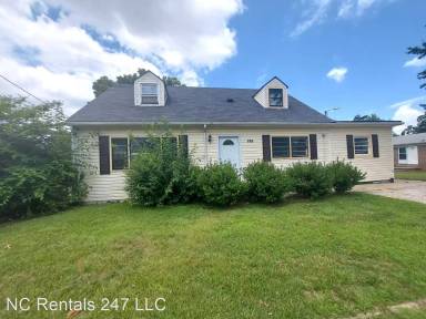 Main picture of 806 Lowdermilk St