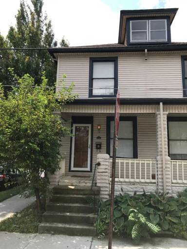 Main picture of 449 Reinhard Ave