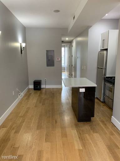 Main picture of 586 Hart St