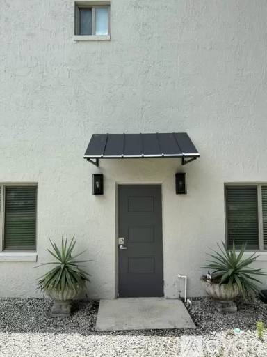 Main picture of 1302 E Gore St