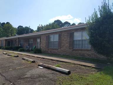 Main picture of 1810 S Erie Ave