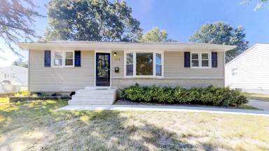 Main picture of 704 W 3rd Ave