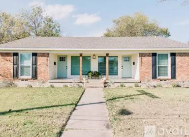 Main picture of 10015 Olmos Dr