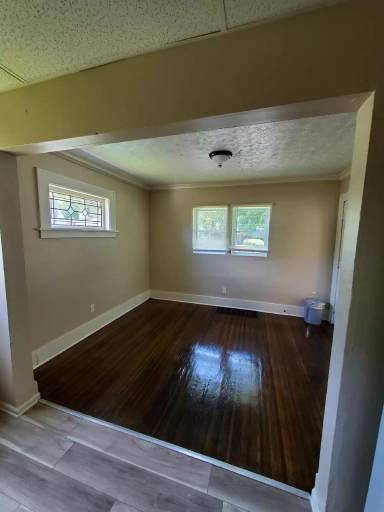 Main picture of 192 Morton St