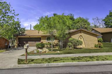 Main picture of 6118 Forest View St
