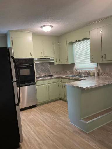 Main picture of 106 Gamble Ave