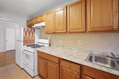 Main picture of 126 Sumner Ave