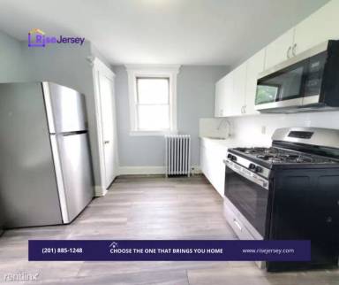 Main picture of 102 Grant Ave