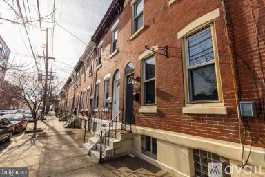 Main picture of 2128 E Huntingdon St