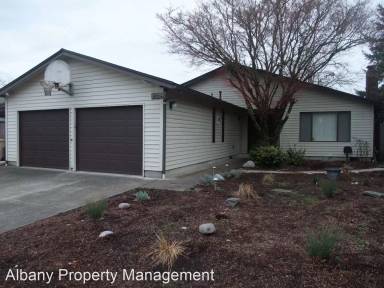Main picture of 2626 Ermine St SE