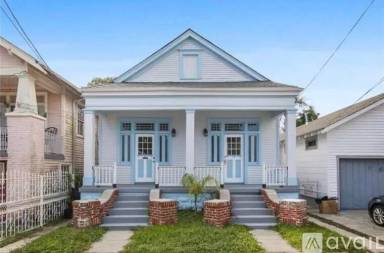 Main picture of 727 Pacific Ave
