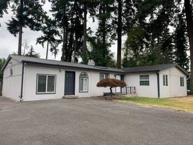 Main picture of 4106 NE 82nd St