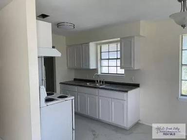 Main picture of 834 S Williams Rd