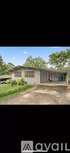 Main picture of 18 Hope Dr