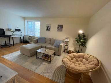 Main picture of 535 W Briar Apartments