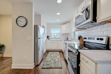 Main picture of 2626 Victory Pkwy