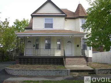 Main picture of 302 Vermont Ave