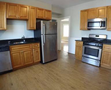 Main picture of 102 Saxton St