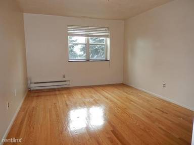 Main picture of 425 Broadway