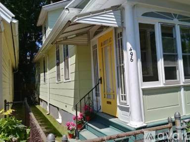 Main picture of 496 Caroline St