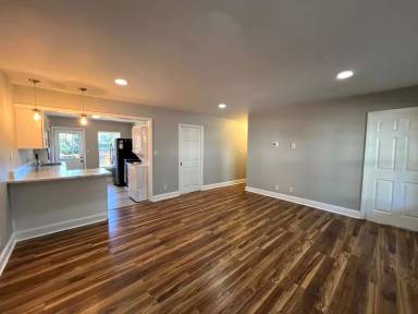 Main picture of 223 Judd St